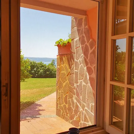 Montesegnale Apartment *