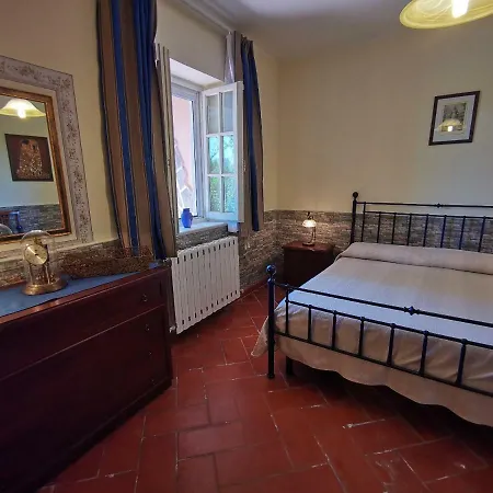 Montesegnale Apartment *