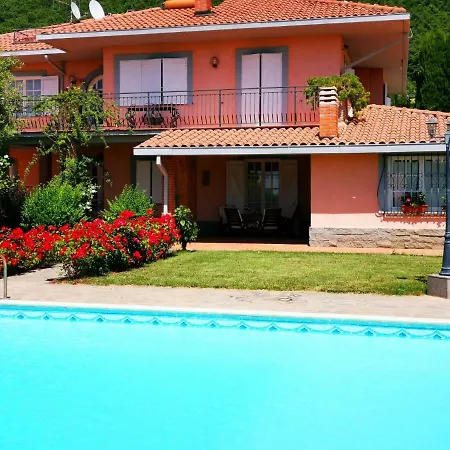 Montesegnale Apartment *